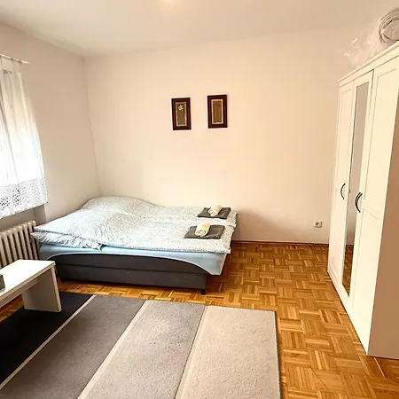 Apartment Geräumige Im Erdgeschoss Mit Guter Anbindung *
